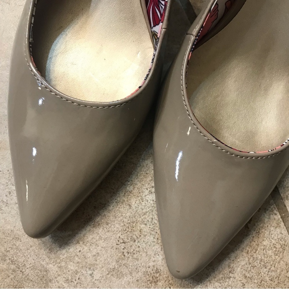 ▪️BANDOLINO Patent Leather Pumps - Picture 9 of 11
